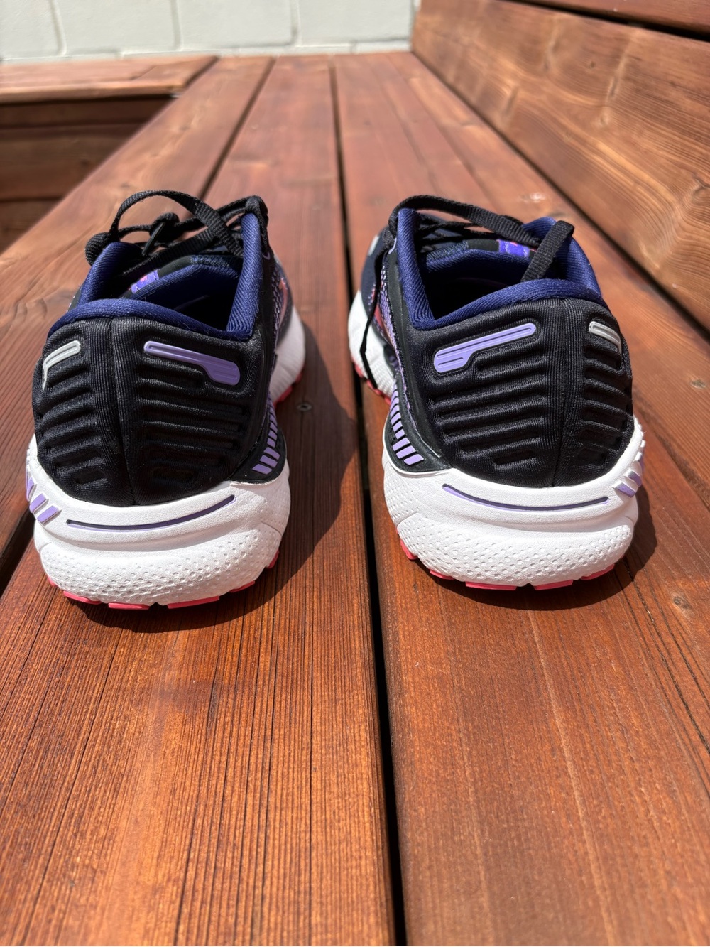 Brooks Adrenaline GTS 22 Women Shoes - BRAND NEW. Size 8.5 - Picture 3 of 10
